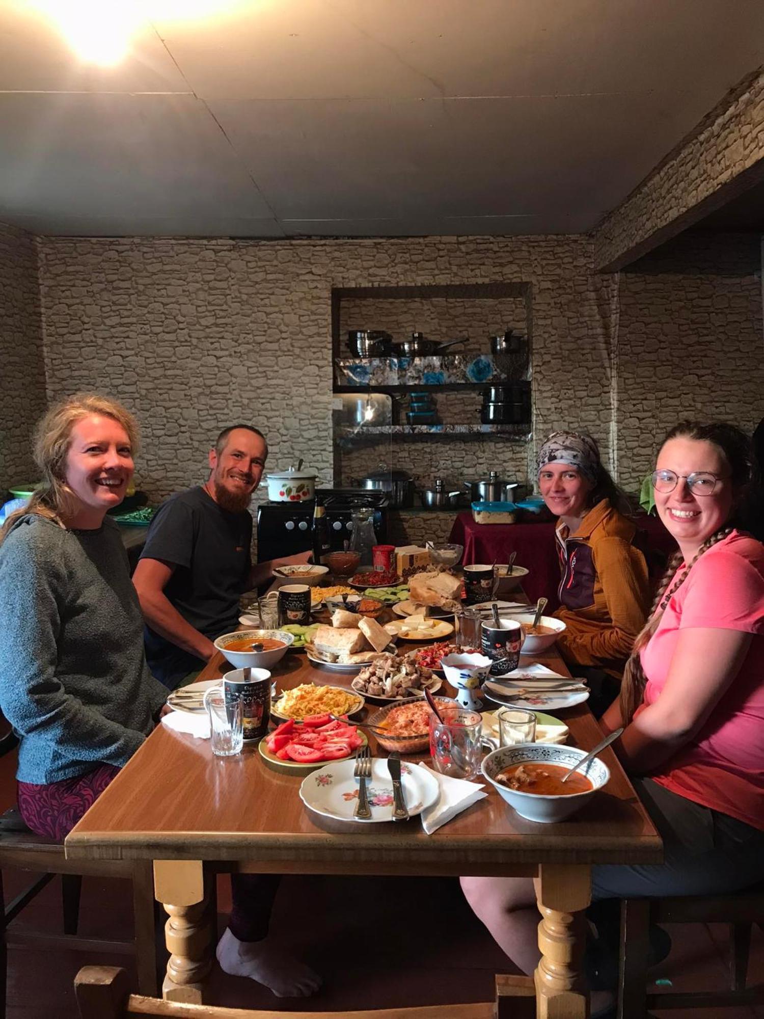 Guesthouse Lika Ushguli Bagian luar foto